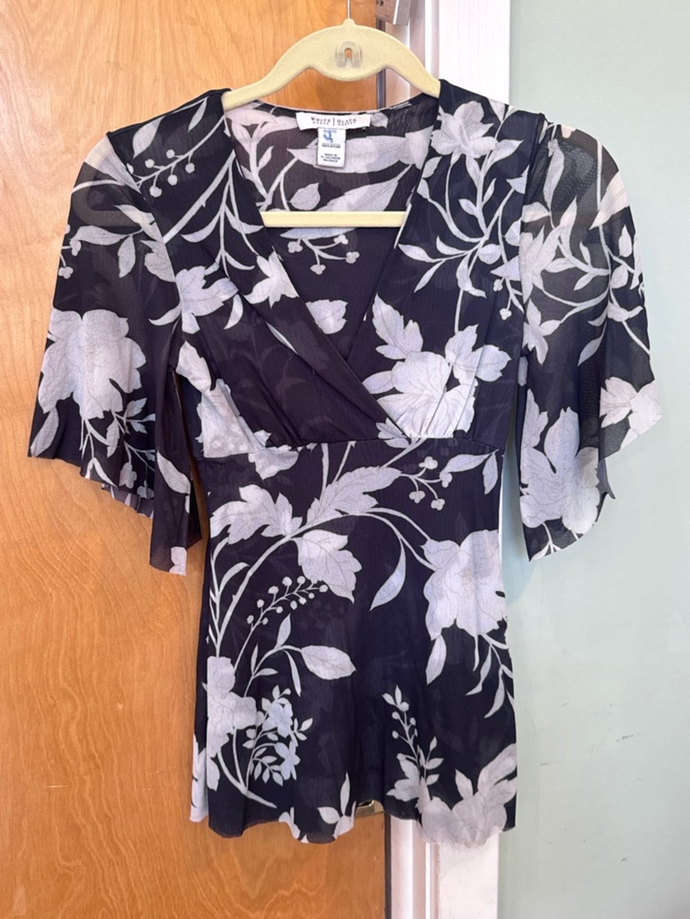 White House Black Market Dark Gray Blouse with White Floral Print, size S